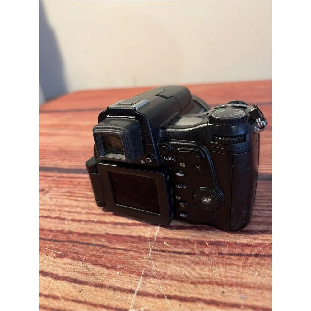 Nikon COOLPIX 8800 VR 8.0MP Digital Camera - Tested & Working